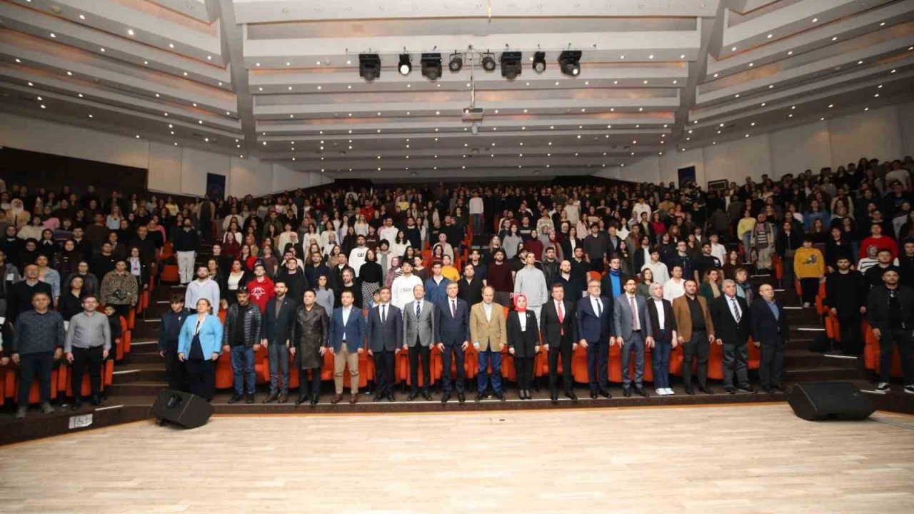 Türkiye’nin ilk astronotu Alper Gezeravcı: "Ay’a gitmek üzere ikinci görevin eşiğine gelmiştik, Mart ayına ötelendi şu anda"