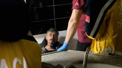 Tuvalette hareketsiz bulundu, uyuduğu ortaya çıktı