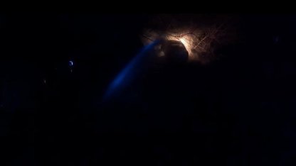 Uçuruma düşen otomobil alev aldı