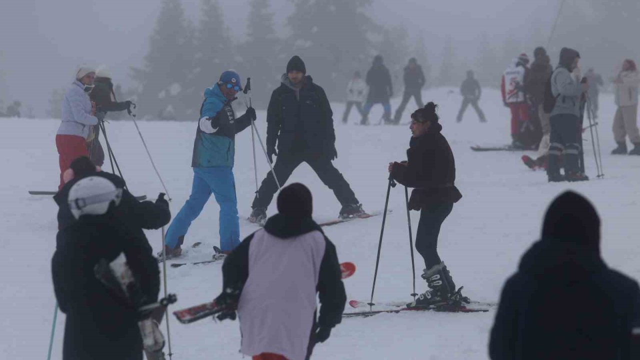 Uludağ’da rekor yoğunluk: 47 bin araç giriş yaptı