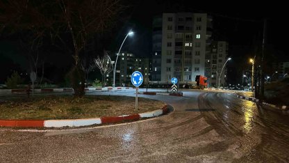 Uşak’ta sağanak yağış sonrası dolu etkili oldu