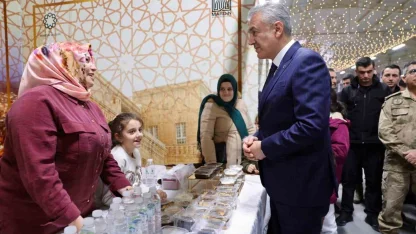 Vali Akkoyun ’Ramazan Sokağını’ gezdi