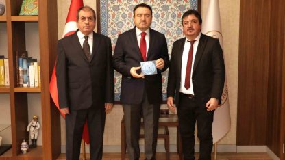 Vali Işın ve Tuğgeneral Baş’a ’Kütahyaspor 60. yıl albümü’ takdim edildi