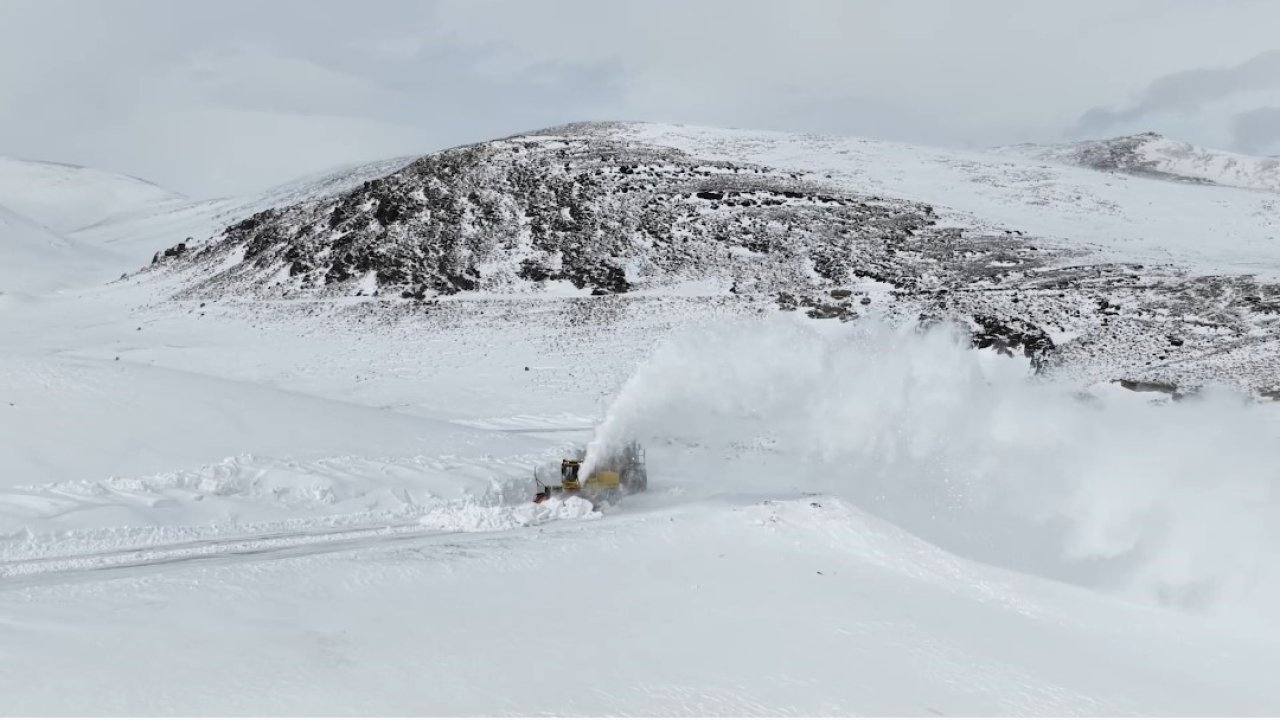 Van’da 53 yerleşim yerinin yolu kapalı