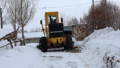 Van’da 76 yerleşim yerinin yolu kapalı