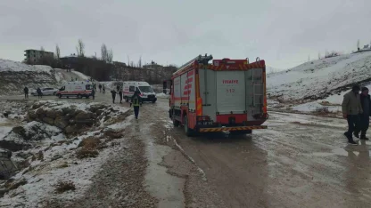Van’da otomobil dereye uçtu: 3 yaralı