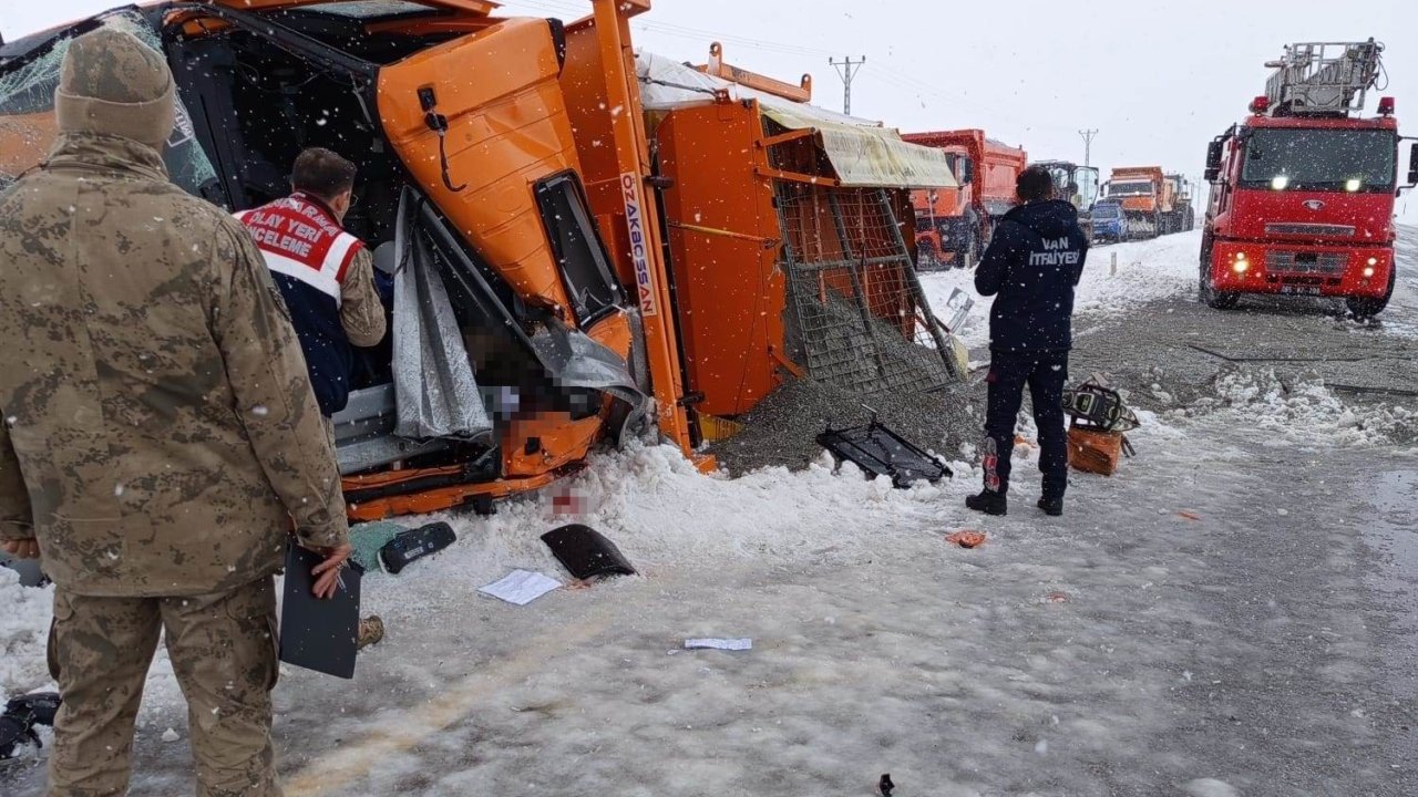 Van’daki trafik kazasında ölü sayısı 2’ye yükseldi