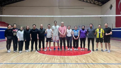 Vezirköprü’de sağlık çalışanları voleybol turnuvası