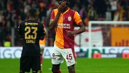 Victor Osimhen bu sezon 14. golünü attı