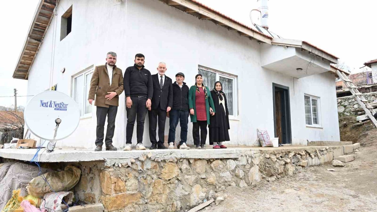 Yangında evi yanan aileye Başkan’dan yeni yuva
