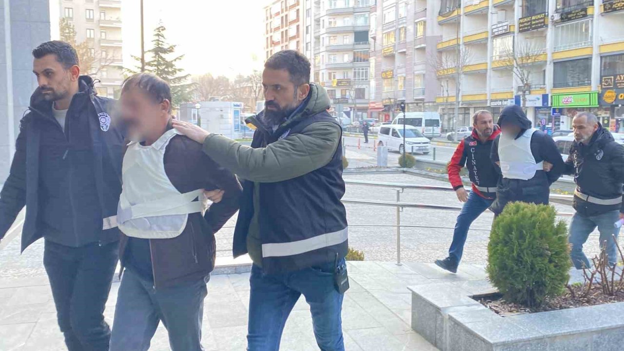 Yaşlı adamı canice katleden zanlı tutuklandı