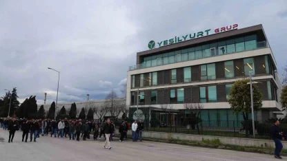 Yeşilyurt Demir-Çelik işçilerinden yapılan zamma yürüyüşlü protesto