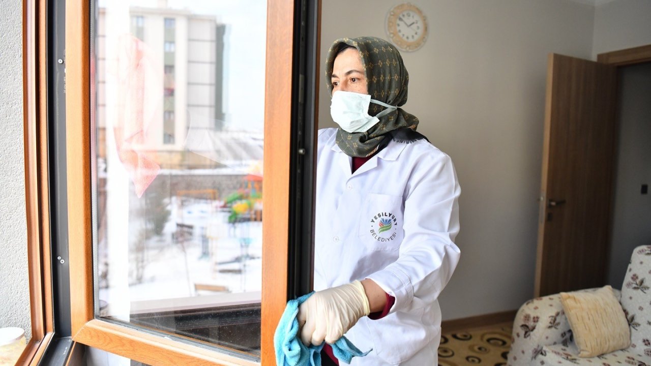 Yeşilyurt’ta büyükler baş tacı olmaya devam ediyor