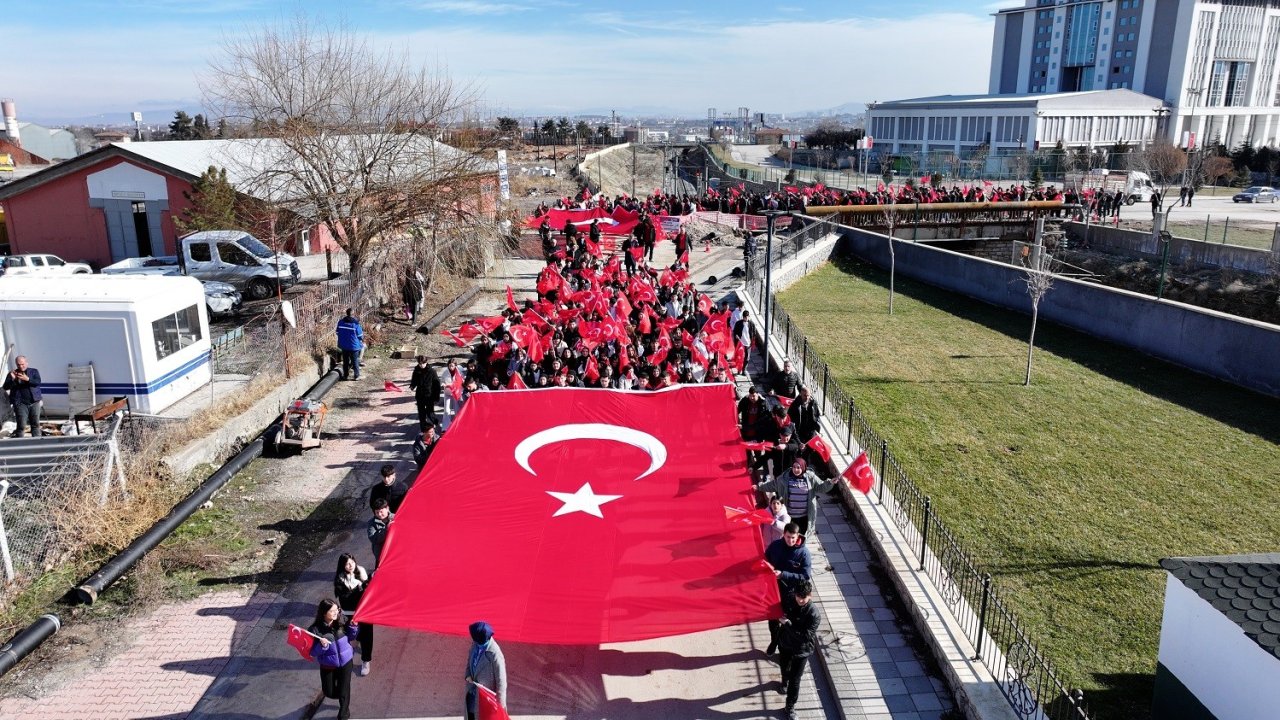 Yeşilyurt’ta "Tek Bayrak, Tek Vatan" Gençlik bayrak yürüyüşü