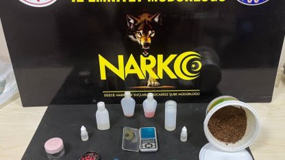 Yoğurt kovasından uyuşturucu çıktı