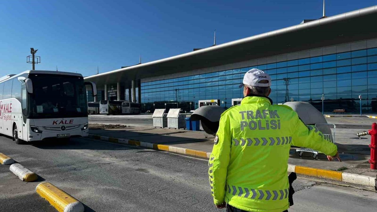 Yolcu gibi bindiler, kural ihlalini affetmediler