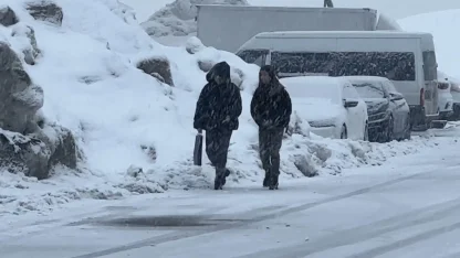 Yüksekova’da kar yağışı etkili oldu