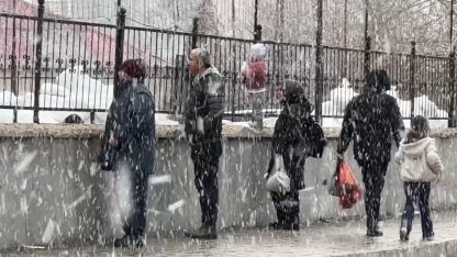 Yüksekova’da kar yağışı ilçeyi beyaza bürüdü