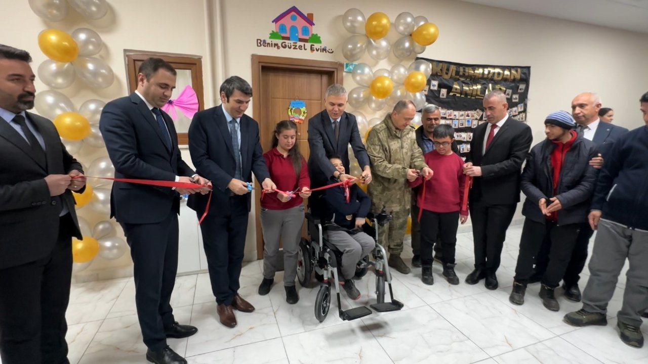 Yüksekova’da özel öğrenciler için ’Uygulama Evi’ açıldı