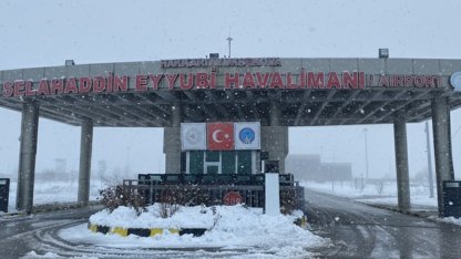 Yüksekova’da uçak seferlerine sis ve kar engeli