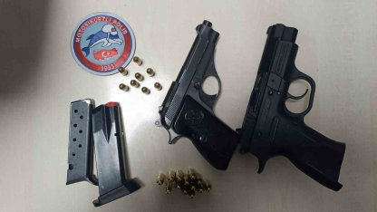 Yunus polisleri ruhsatsız silah ele geçirdi