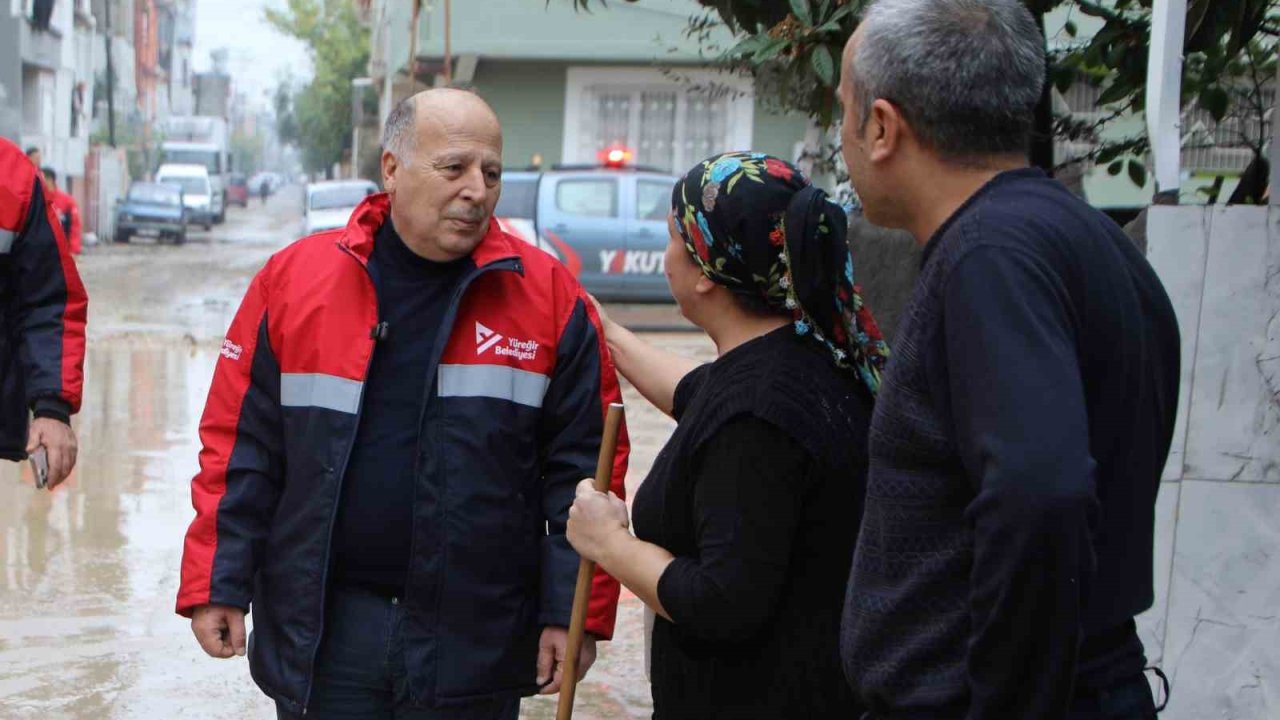 Yüreğir Belediyesi selde mağdur olan vatandaşları yalnız bırakmadı