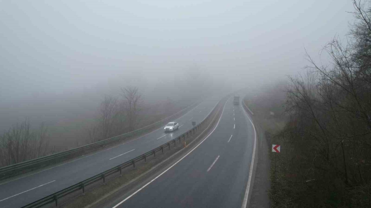 Zonguldak-Ereğli yolunda sis etkili oldu