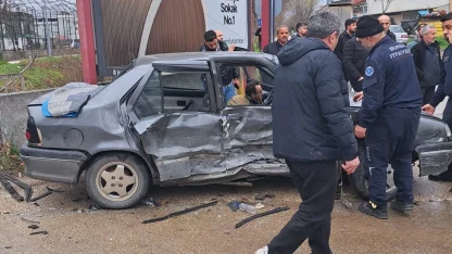 2 aracın karıştığı kazada 4’ü çocuk 9 kişi yaralandı