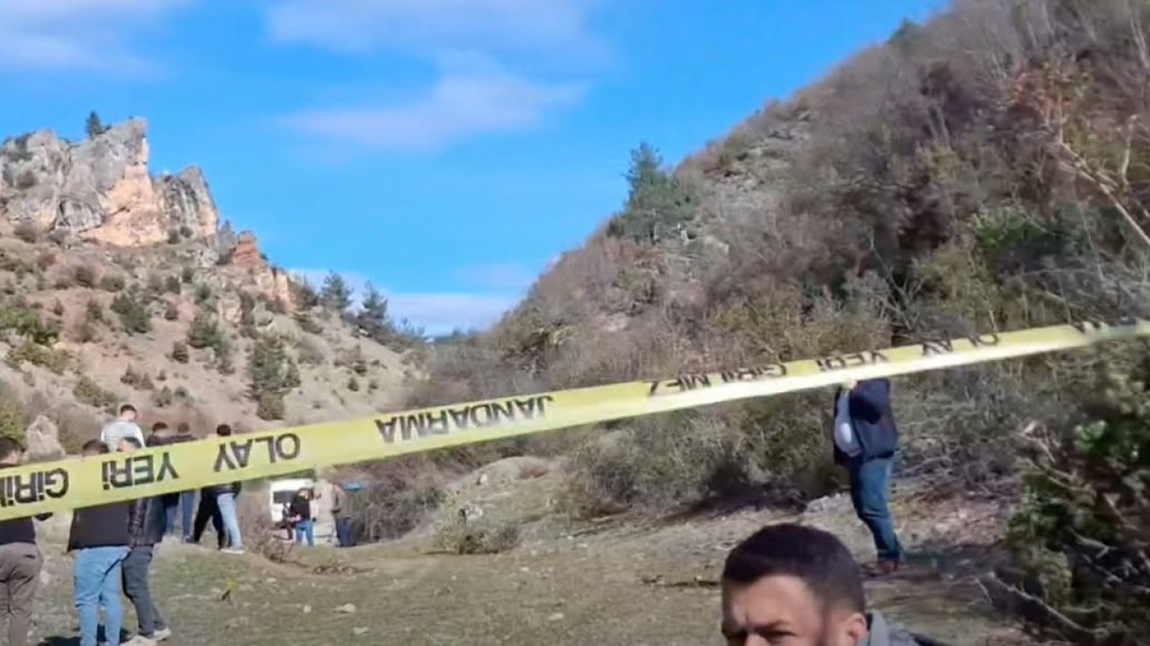 2 yaşındaki kayıp çocuk 10 saat sonra dağın zirvesinde bulundu