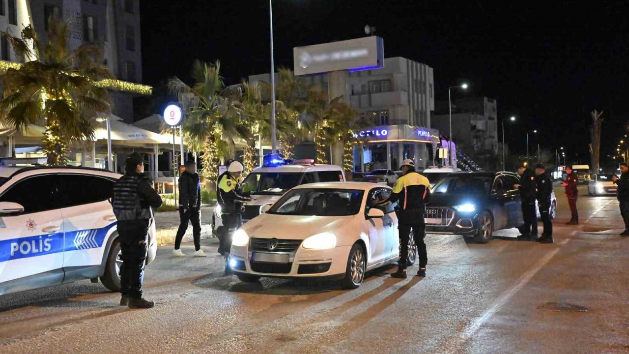 Adıyaman’da, 2 bin 305 kişinin kimliği kontrol edildi