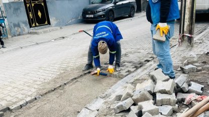 Akdeniz’de yol ve kaldırımlar yenileniyor