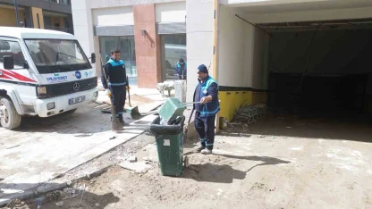 Akpınar Çarşısı’nda temizlik çalışmaları başladı