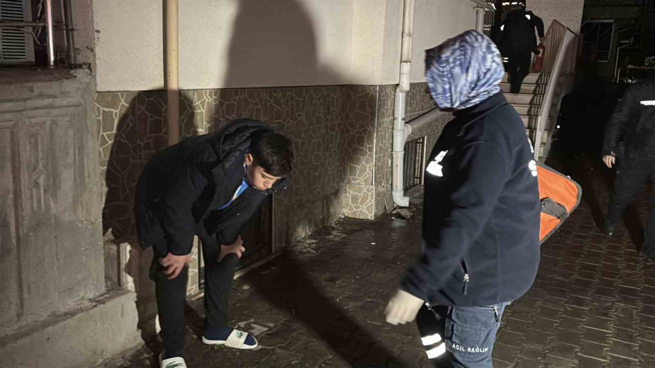 Aksaray’da apartmanda yangın paniği: 6 kişi dumandan etkilendi