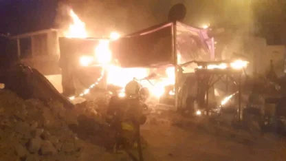 Alevlere teslim olan konteyner yanarak kullanılamaz hale geldi