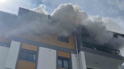 Antakya’da alevlere teslim olan ev kullanılmaz hale geldi