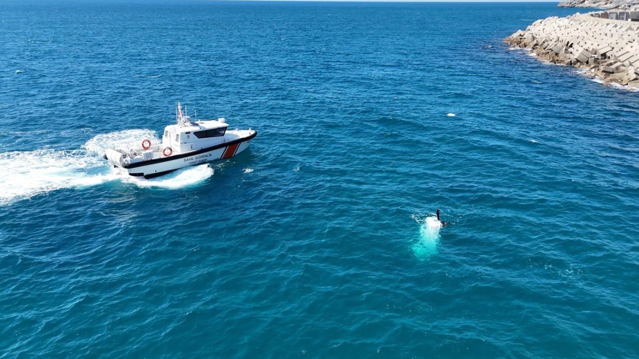 Antalya’da balıkçı teknesi battı: 3 kişi son anda denize atlayarak kurtuldu