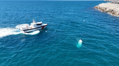 Antalya’da balıkçı teknesi battı: 3 kişi son anda denize atlayarak kurtuldu