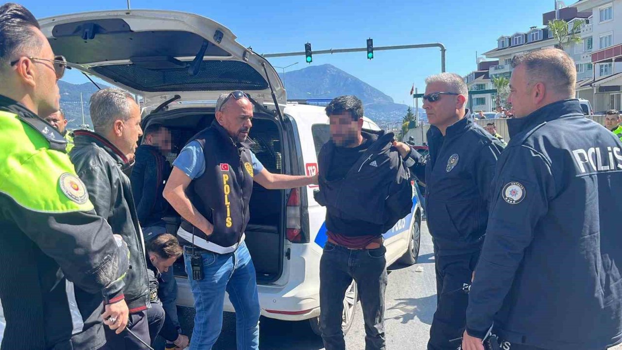 Antalya’da ehliyetsiz sürücü ortalığı birbirine kattı: 357 bin lira ceza yedi