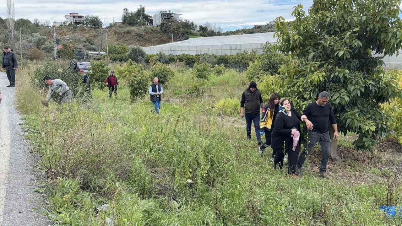 Antalya’da takla atan hafif ticari aracın sürücüsü yaralandı