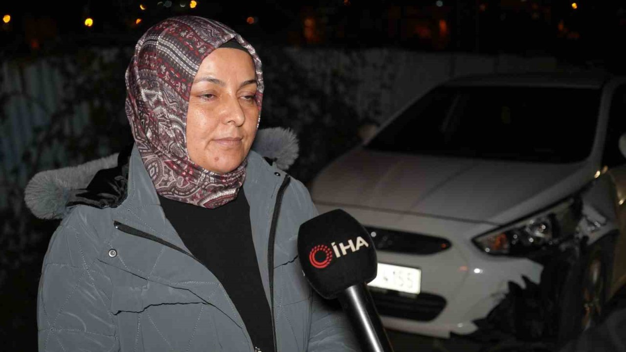 Arnavutköy’de başıboş at otomobillere çarptı: 2 araç hasar aldı