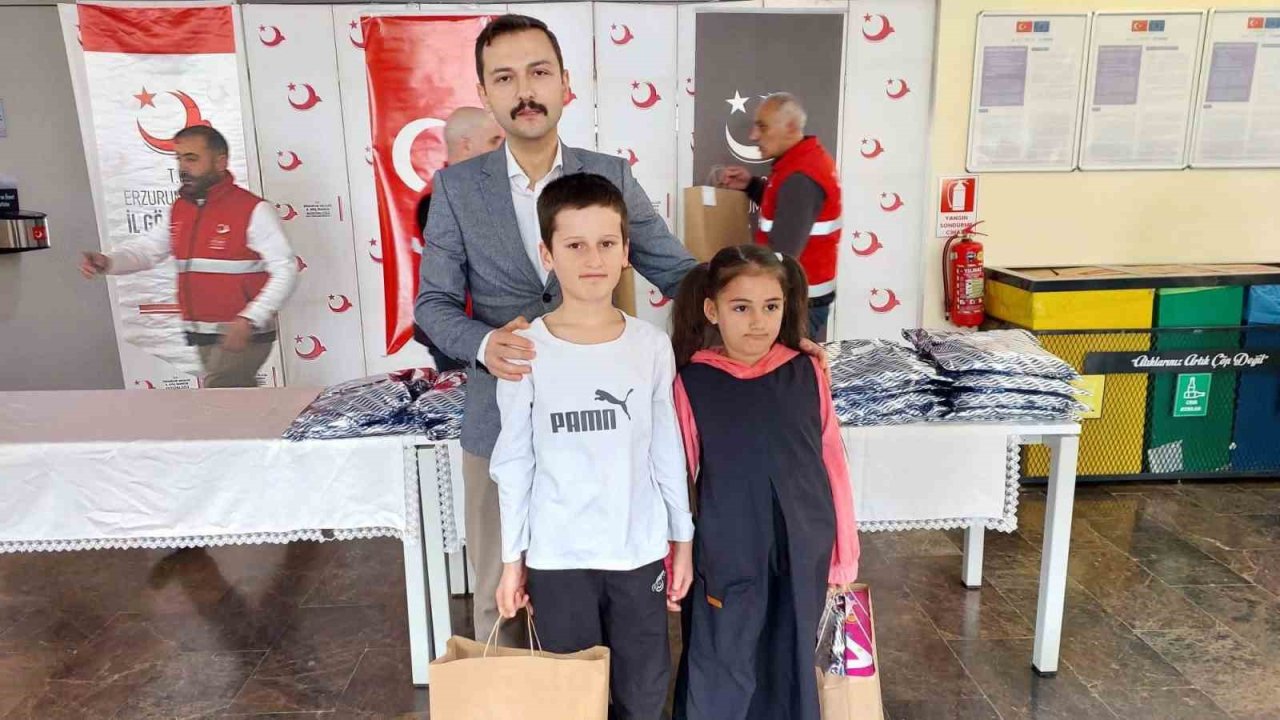 Aşkale’de bayramlaşma geleneği sürüyor