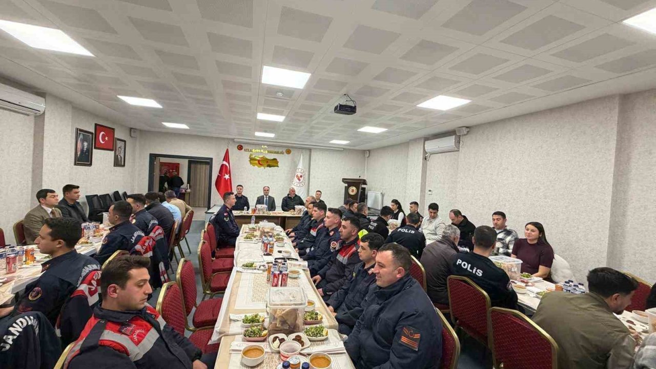 Aslanapa Kaymakamı Tosun, emniyet ve jandarma personeliyle iftar programında buluştu