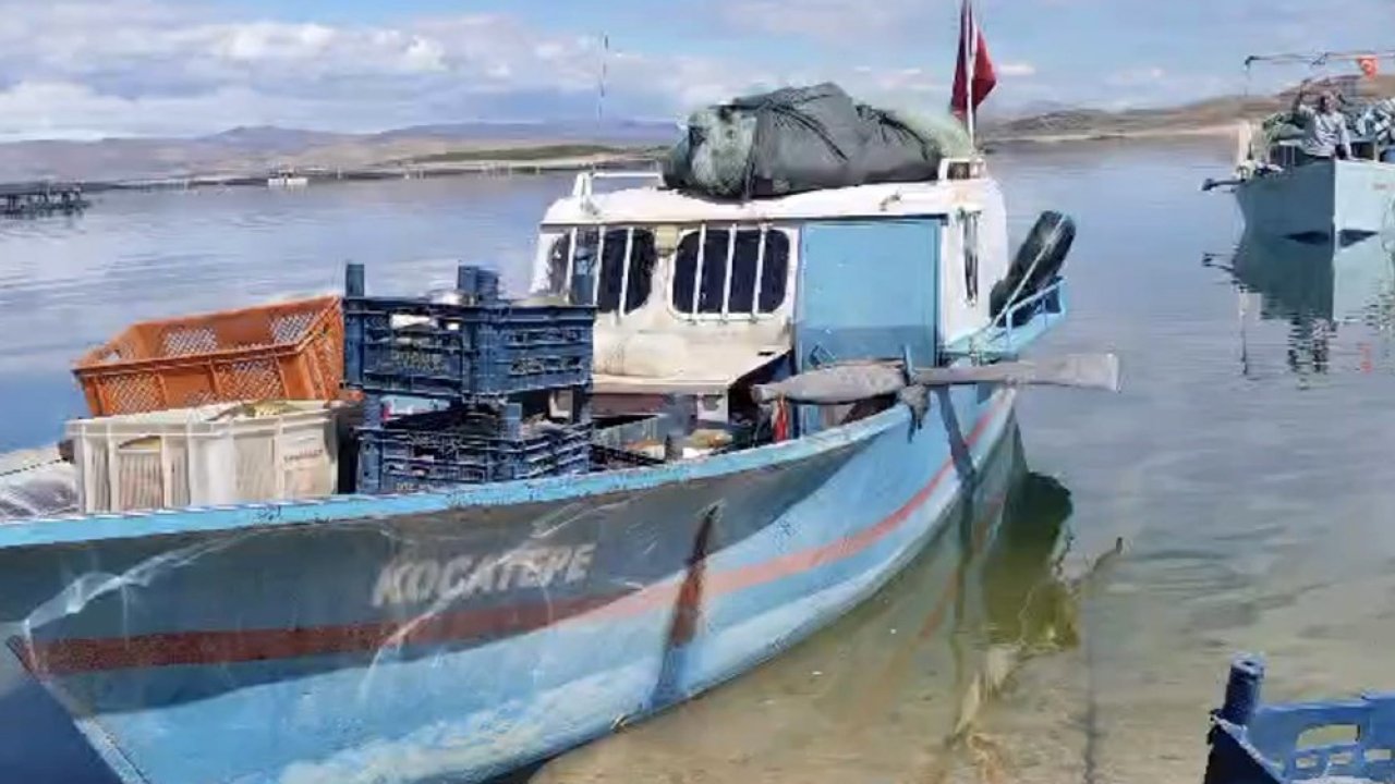Av yasağı başladı: Balıkçılar teknelerini karaya çekti