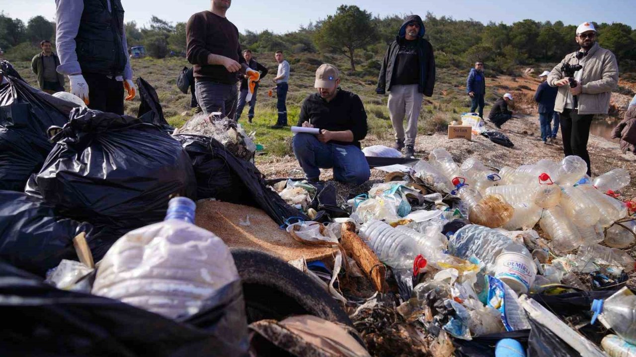 Avrupa Çevre Ajansı Deniz Çöpleri İzleme Programı kapsamında Ayvalık’ta temizlik seferberliği