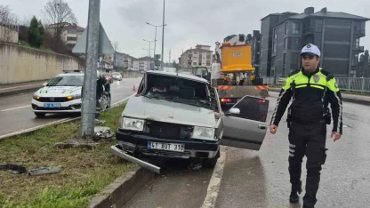 Aynı yolda 4 saat içerisinde 3 ayrı kaza: 5 yaralı