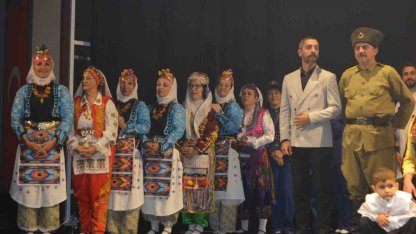 Ayvalık’ta Çanakkale destanı halk danslarıyla yaşatıldı