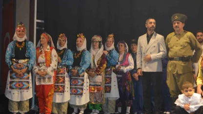 Ayvalık’ta Çanakkale destanı halk danslarıyla yaşatıldı