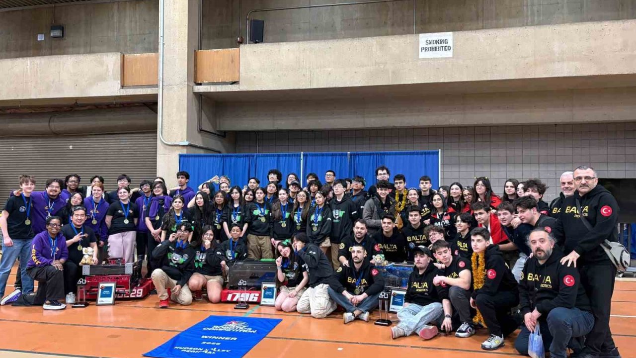 Bahçelievler Anadolu Lisesi Robotik Takımı New York’ta şampiyonluk kazandı