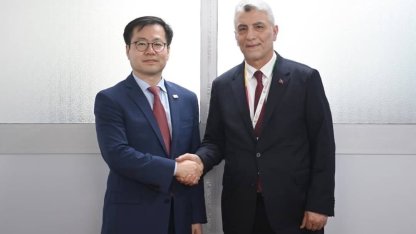 Bakan Bolat, Yaounde’de Güney Koreli Bakan Han-Koo ile görüştü