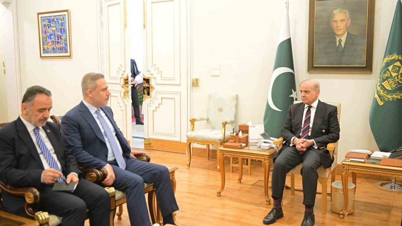 Bakan Fidan, Pakistan Başbakanı Şerif tarafından kabul edildi